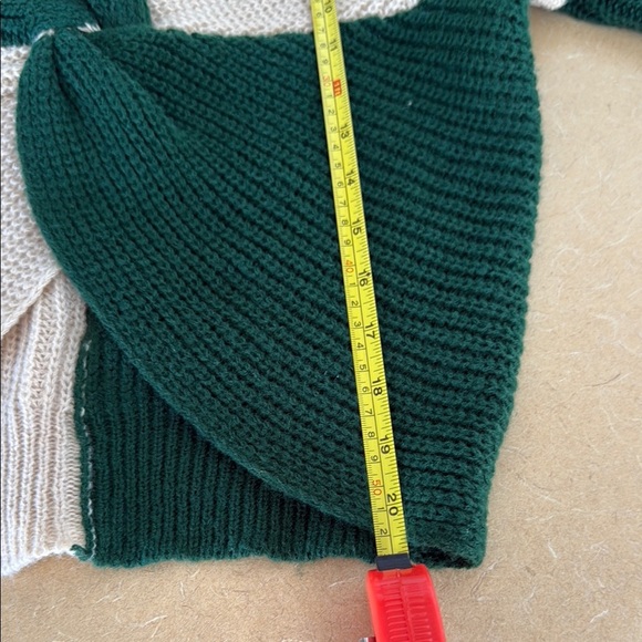 No Boundaries Two-Tone Green and Cream Sweater size XS - Picture 10 of 11